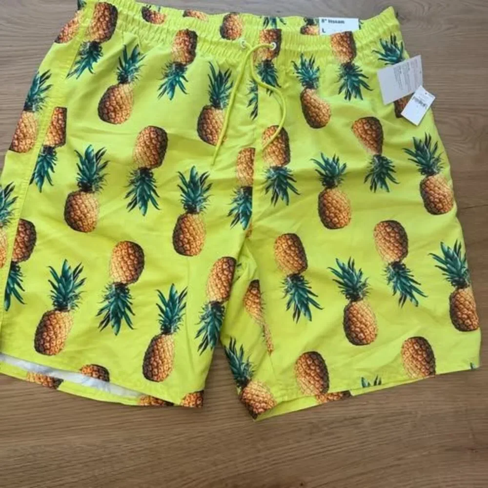 Old Navy Men’s Pineapple Swim Trunks New with Tags